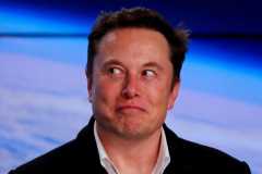 Elon Musk beli Twitter seharga Rp634 triliun